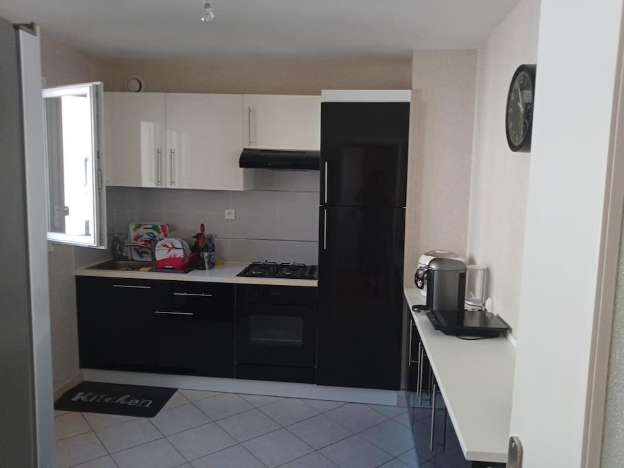 Appartement 83 M2 Renove Ремірмон Екстер'єр фото